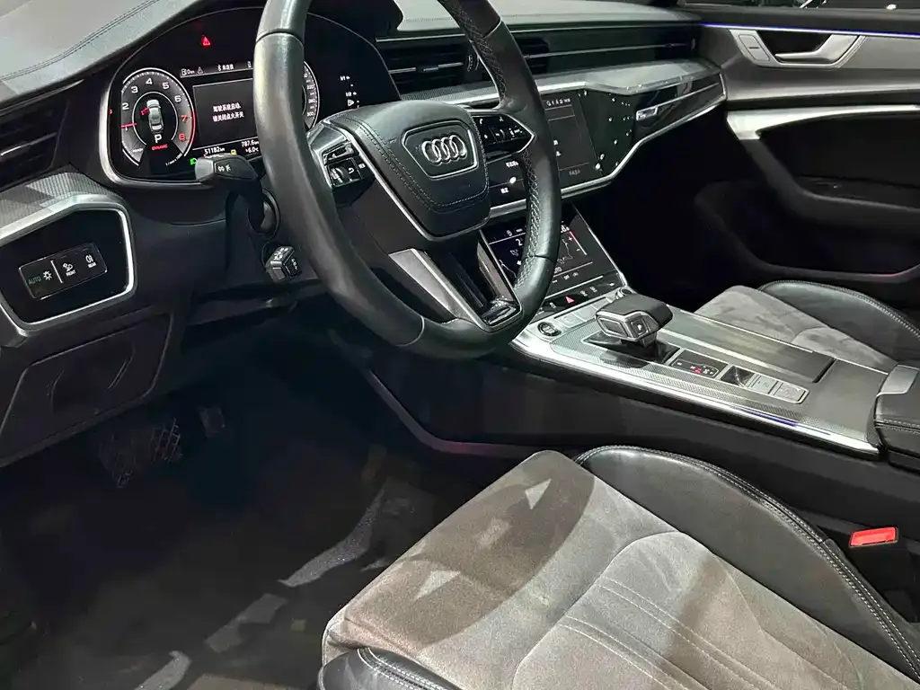 Audi A6L — фото 7