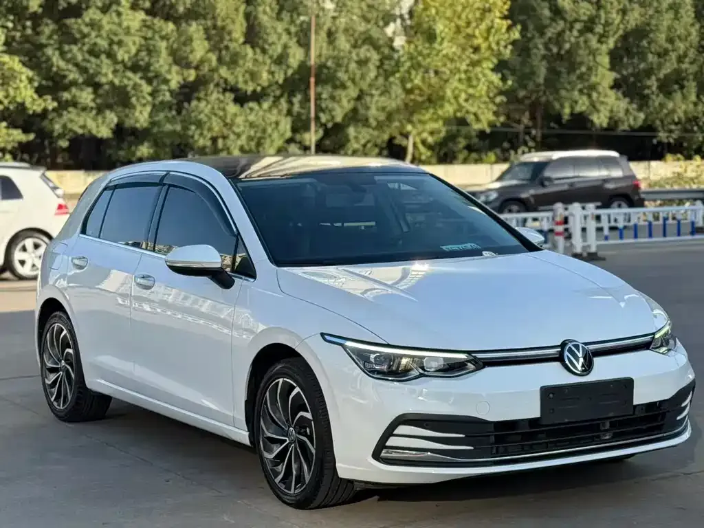 Volkswagen Golf 2023 из CN, фото 8