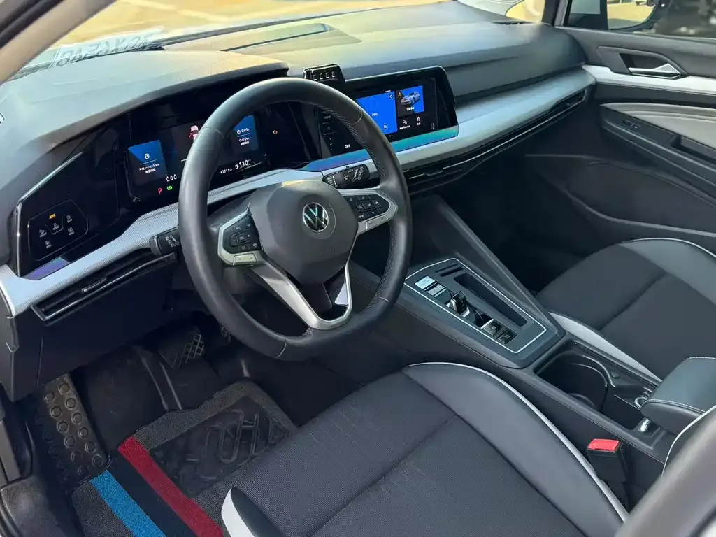 Volkswagen Golf 2023 из CN, фото 5