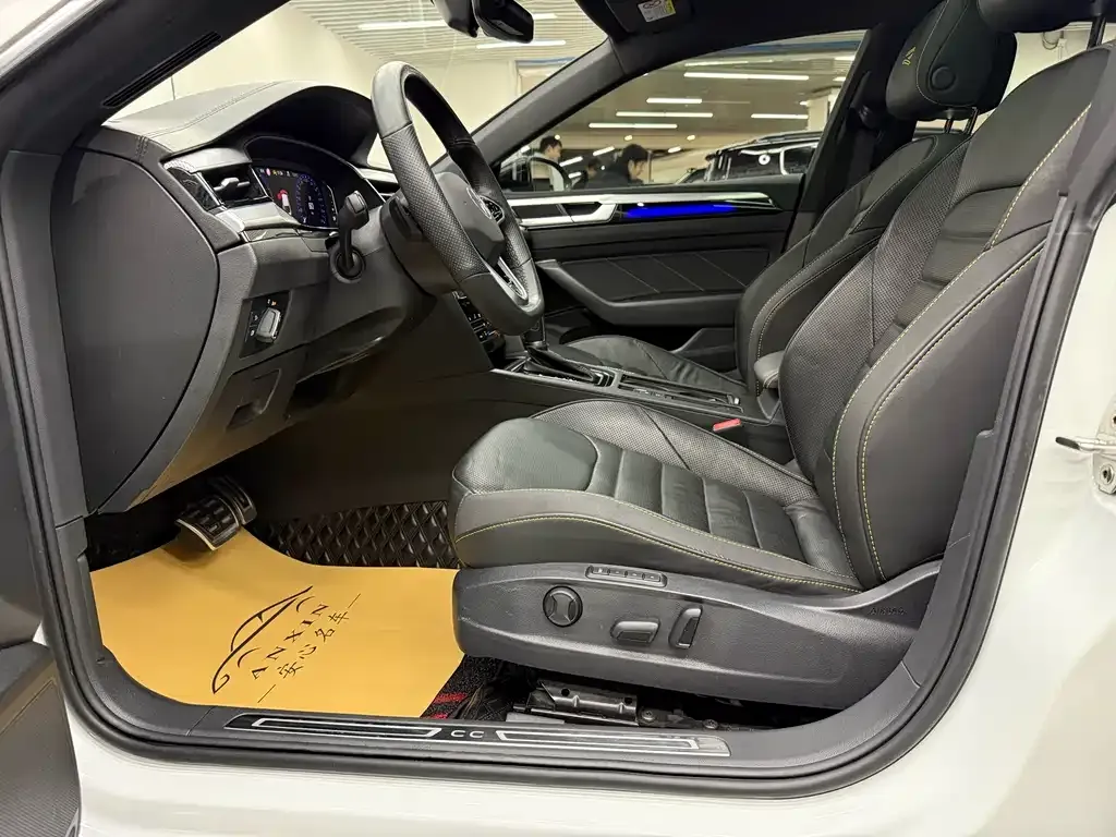 Volkswagen CC 2023 из CN, фото 9