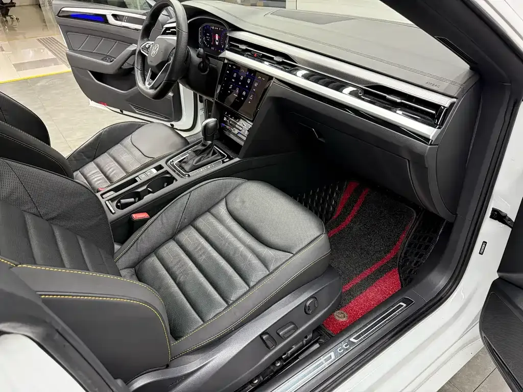 Volkswagen CC 2023 из CN, фото 10