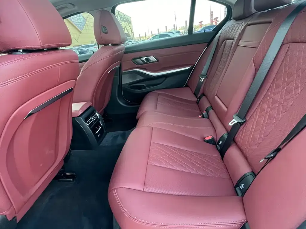BMW 3 Series 2023 из CN, фото 2