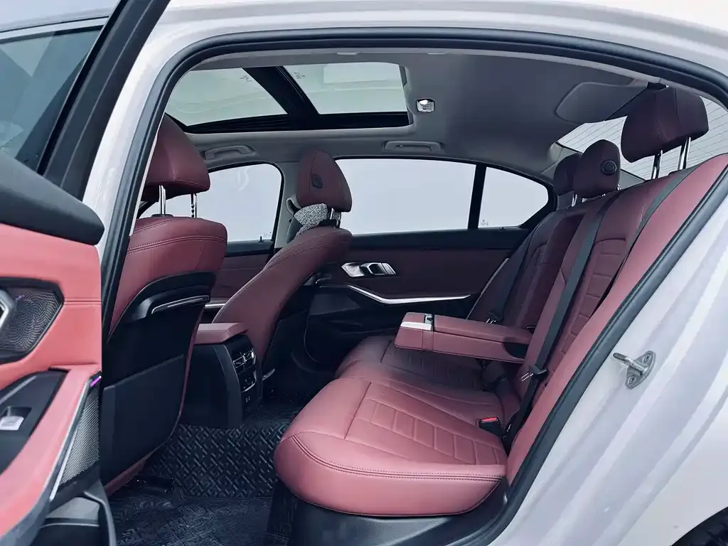 BMW 3 Series 2021 из CN, фото 10