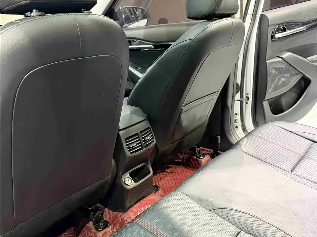 Kia KX3 2022 из CN, фото 10