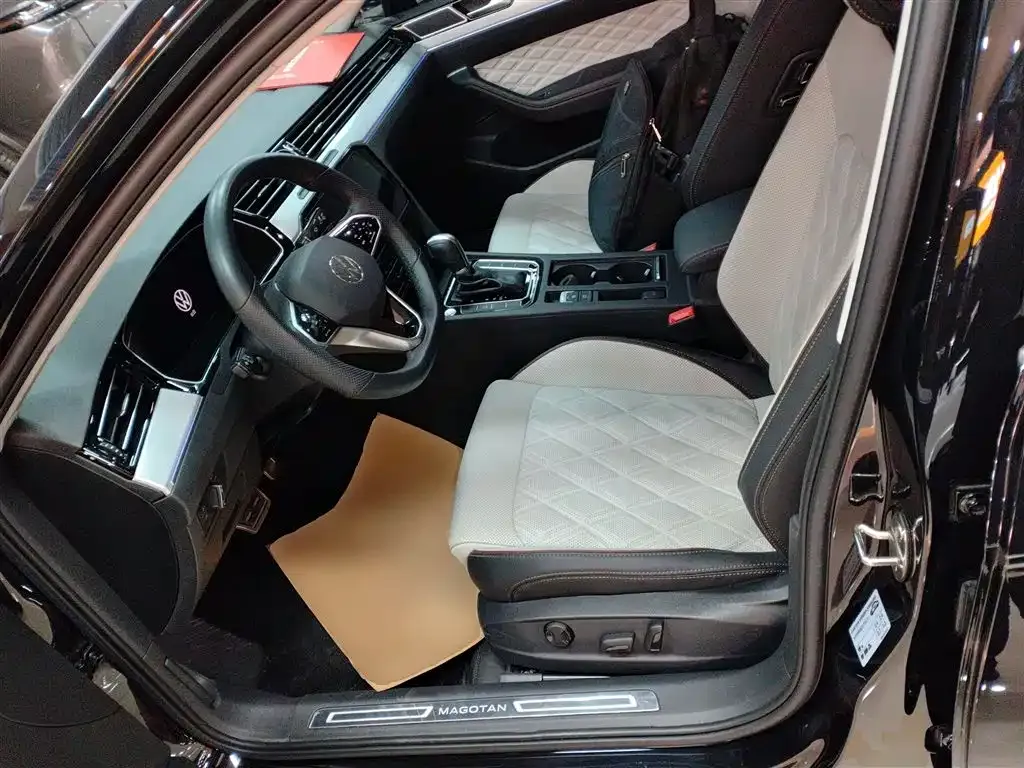 Volkswagen Magotan 2024 из CN, фото 2