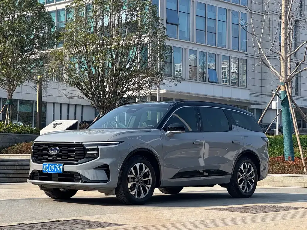 Ford Edge — фото 1