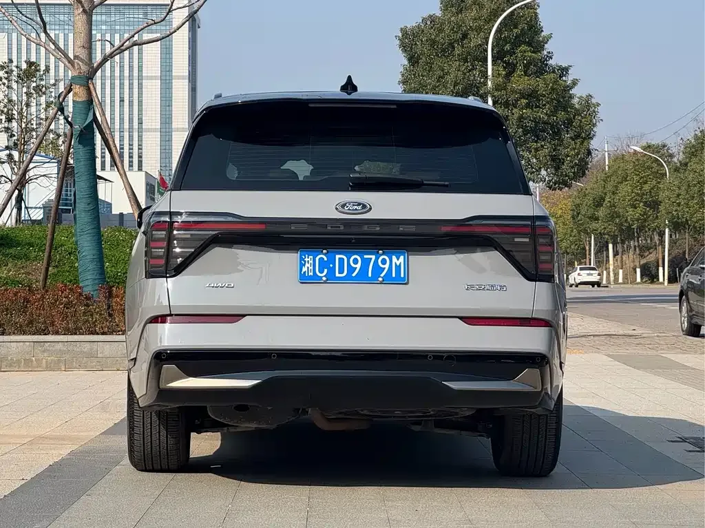 Ford Edge — фото 6