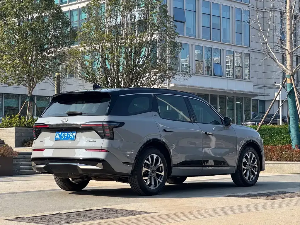 Ford Edge — фото 7