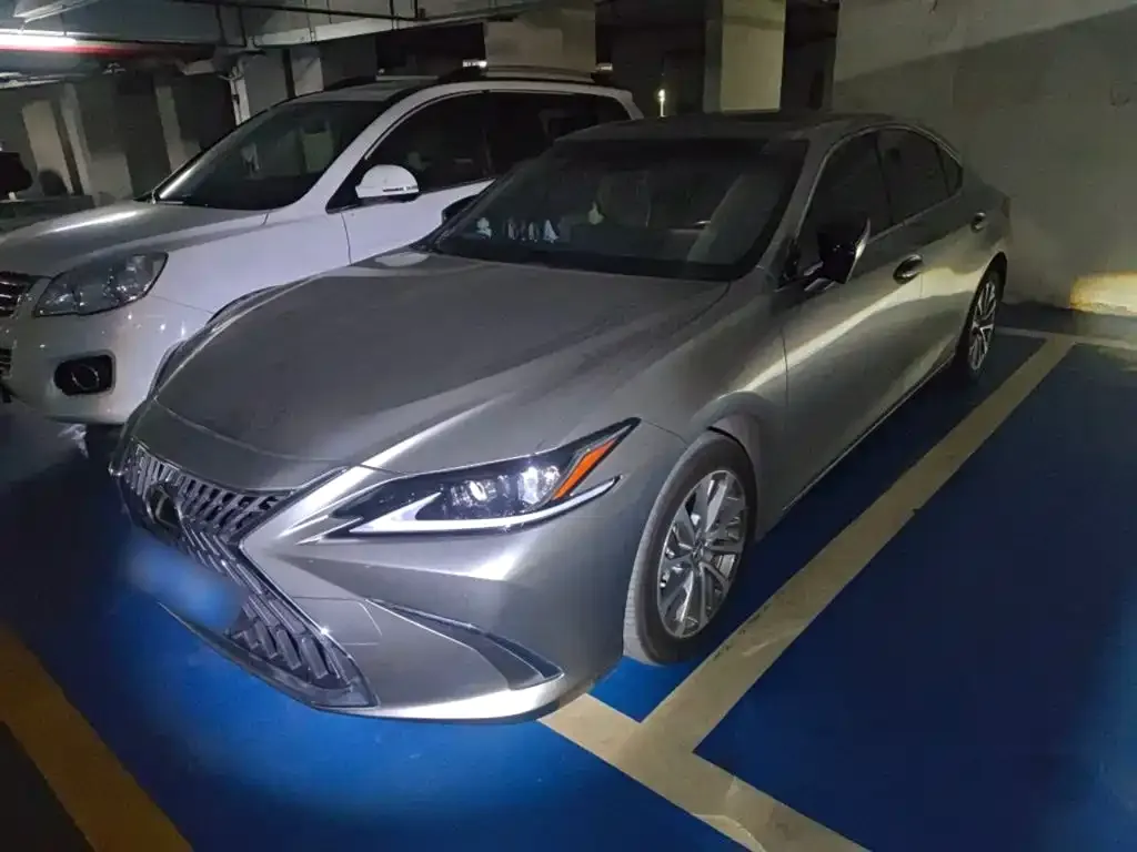 Lexus ES 2023 из CN, фото 1