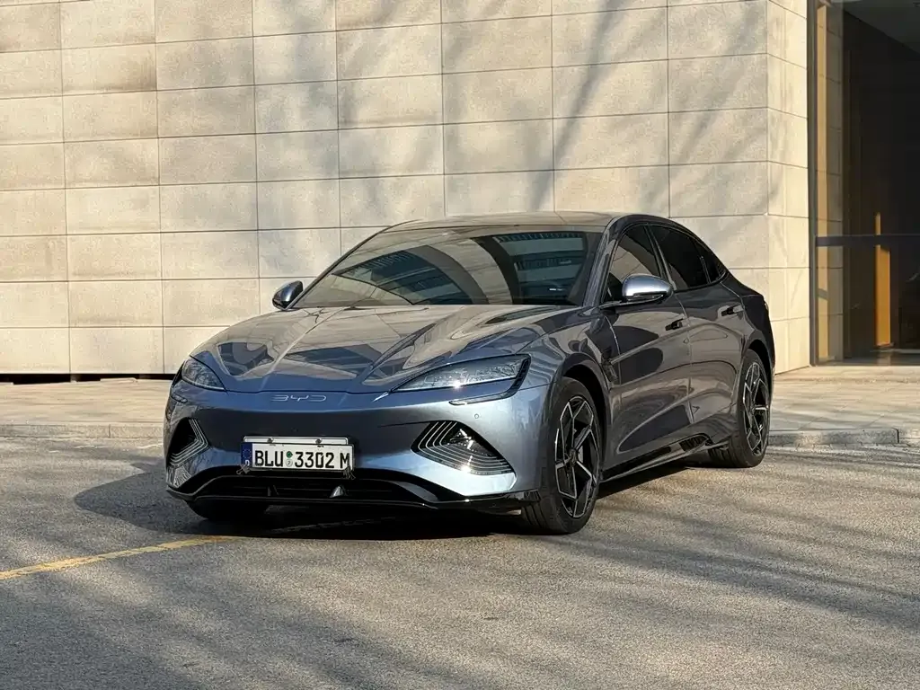 BYD Seal — фото 1