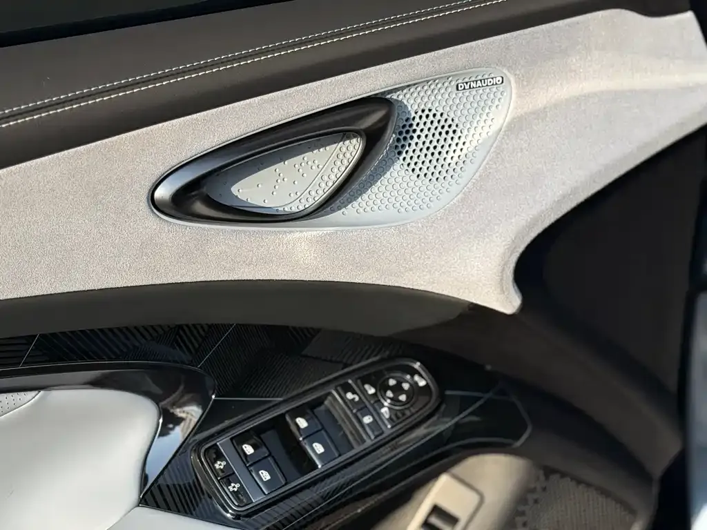 BYD Seal — фото 7