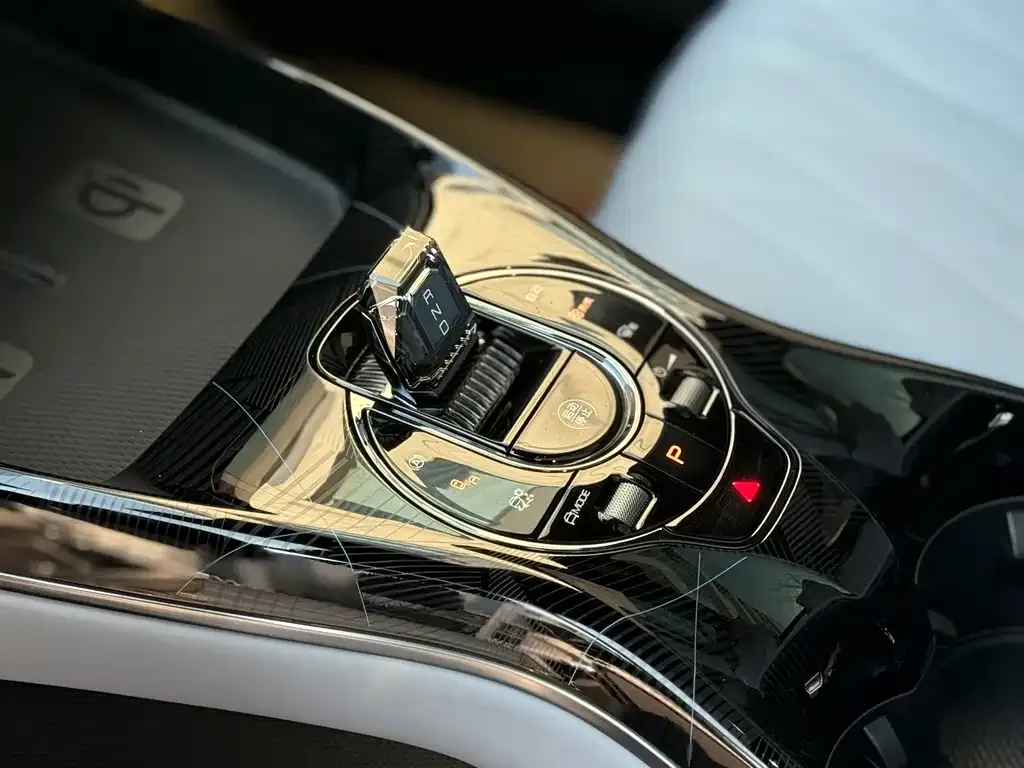BYD Seal — фото 9