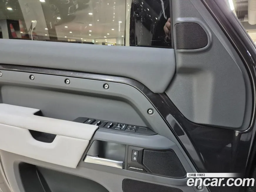Land Rover Defender 2025 из KR, фото 10