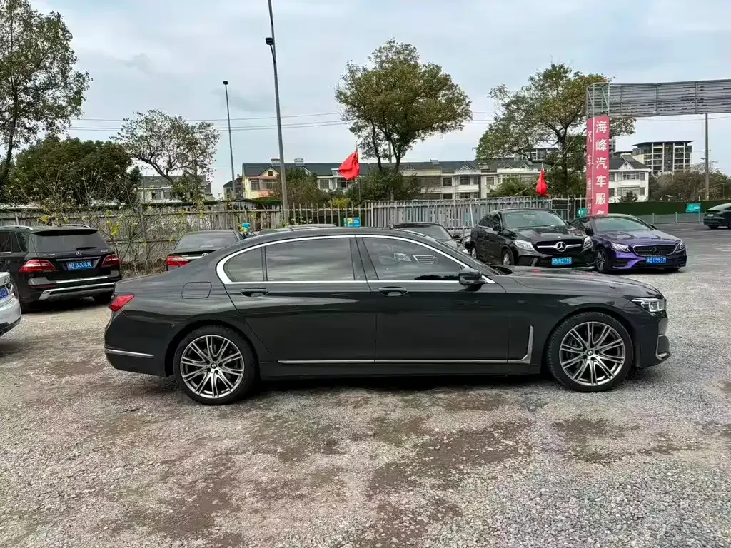 BMW 7 Series 2022 из CN, фото 4