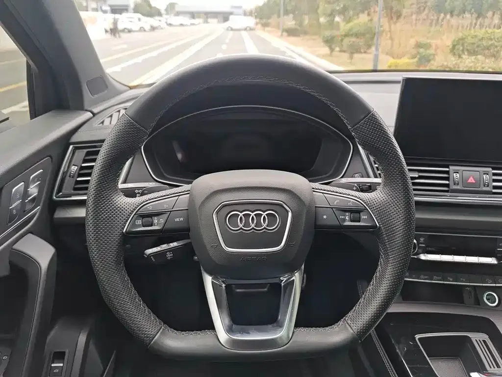 Audi Q5L 2024 из CN, фото 5