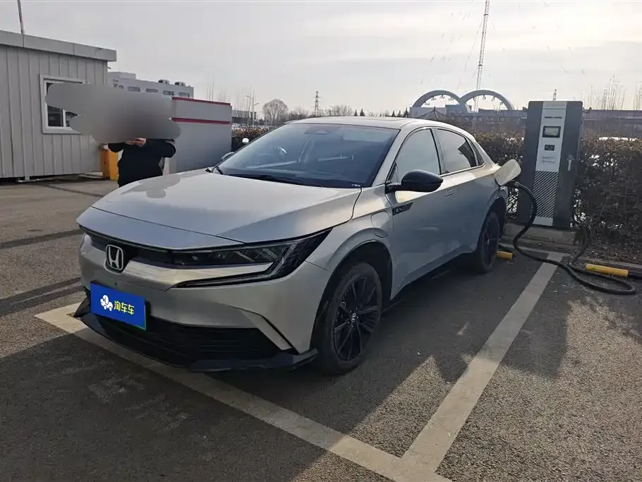 Honda e:NP2