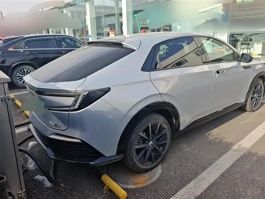 Honda e:NP2 2024 из CN, фото 2