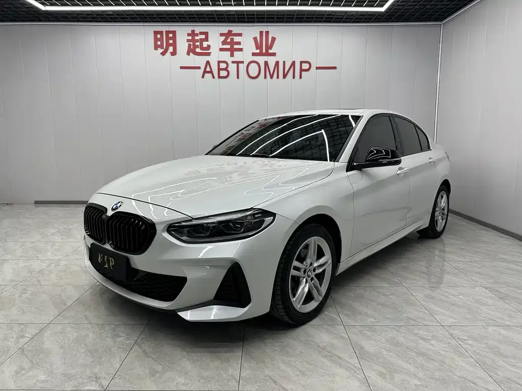 BMW 1 Series 2022 из CN, фото 1