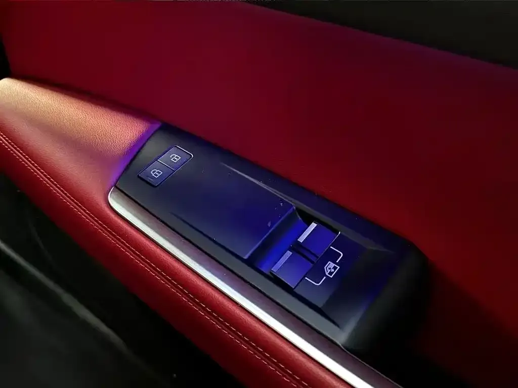 Jaguar XEL 2023 из CN, фото 5