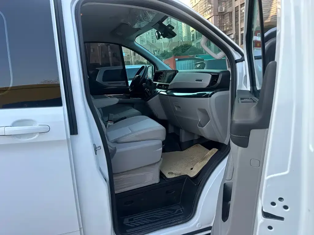 Ford Transit 2025 из CN, фото 4
