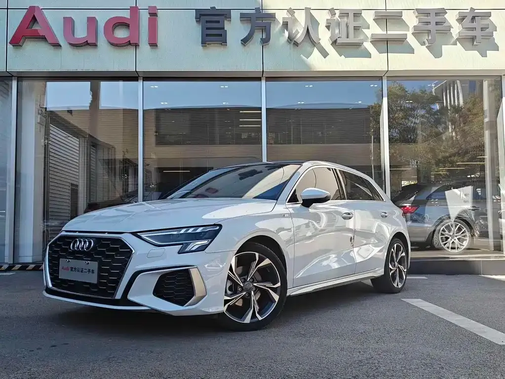 Audi A3 2024 из CN, фото 1
