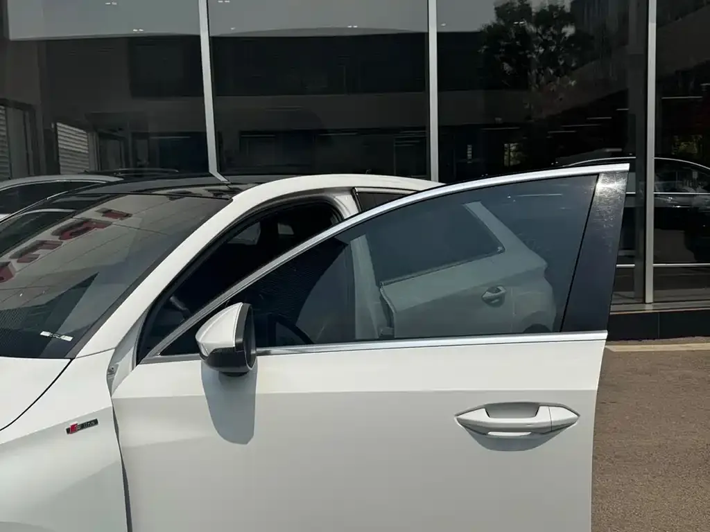 Audi A3 2024 из CN, фото 5