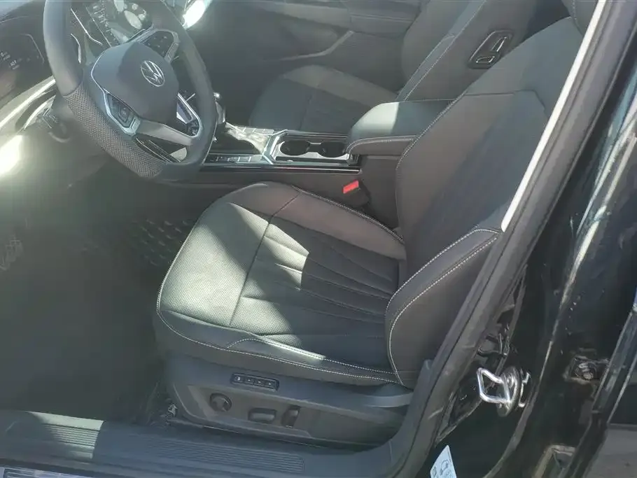 Volkswagen Passat 2024 из CN, фото 9