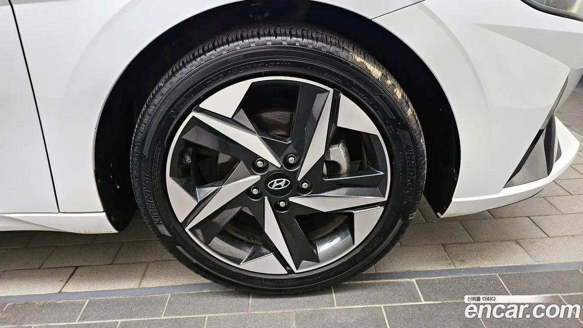 Hyundai AVANTE — фото 5
