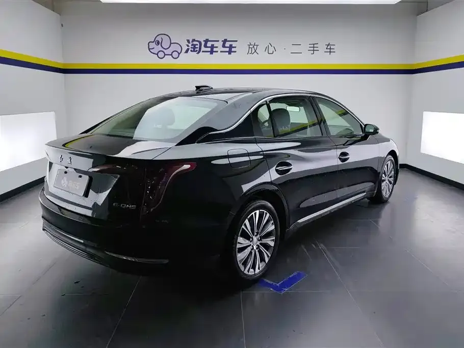 Hongqi E-QM5 2023 из CN, фото 3