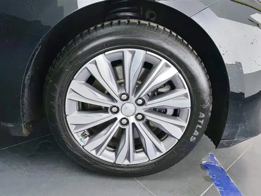 Hongqi E-QM5 2023 из CN, фото 6