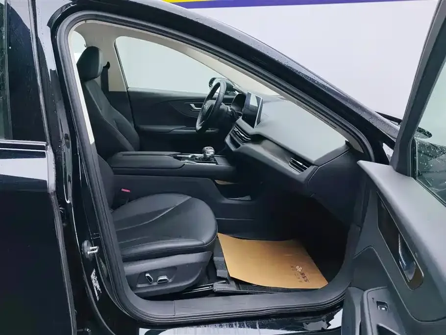 Hongqi E-QM5 2023 из CN, фото 8