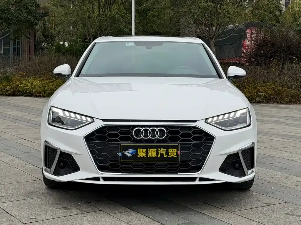 Audi A4L 2021 из CN, фото 2