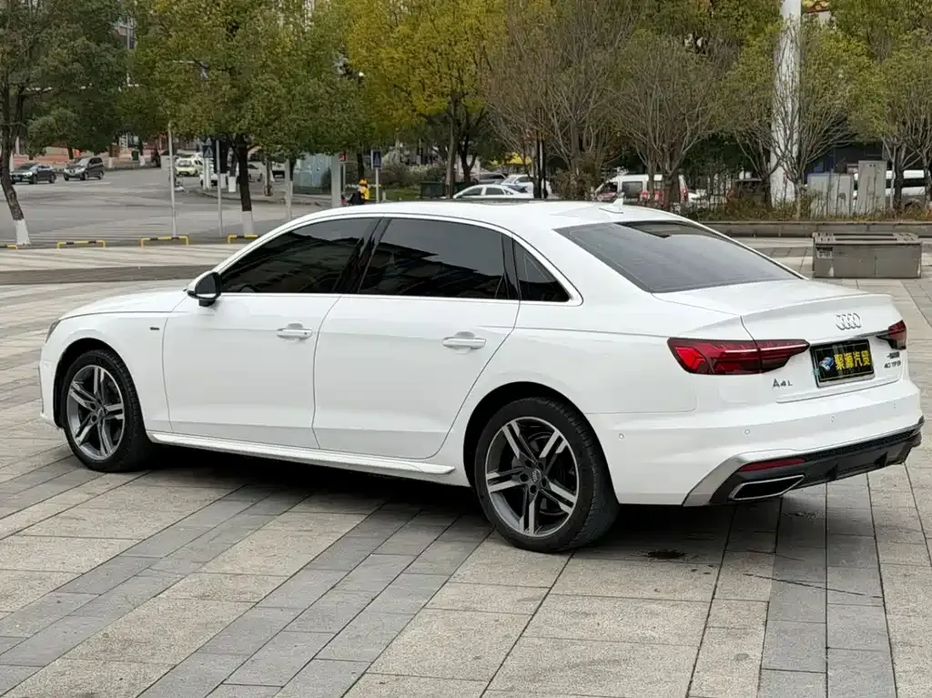Audi A4L 2021 из CN, фото 7