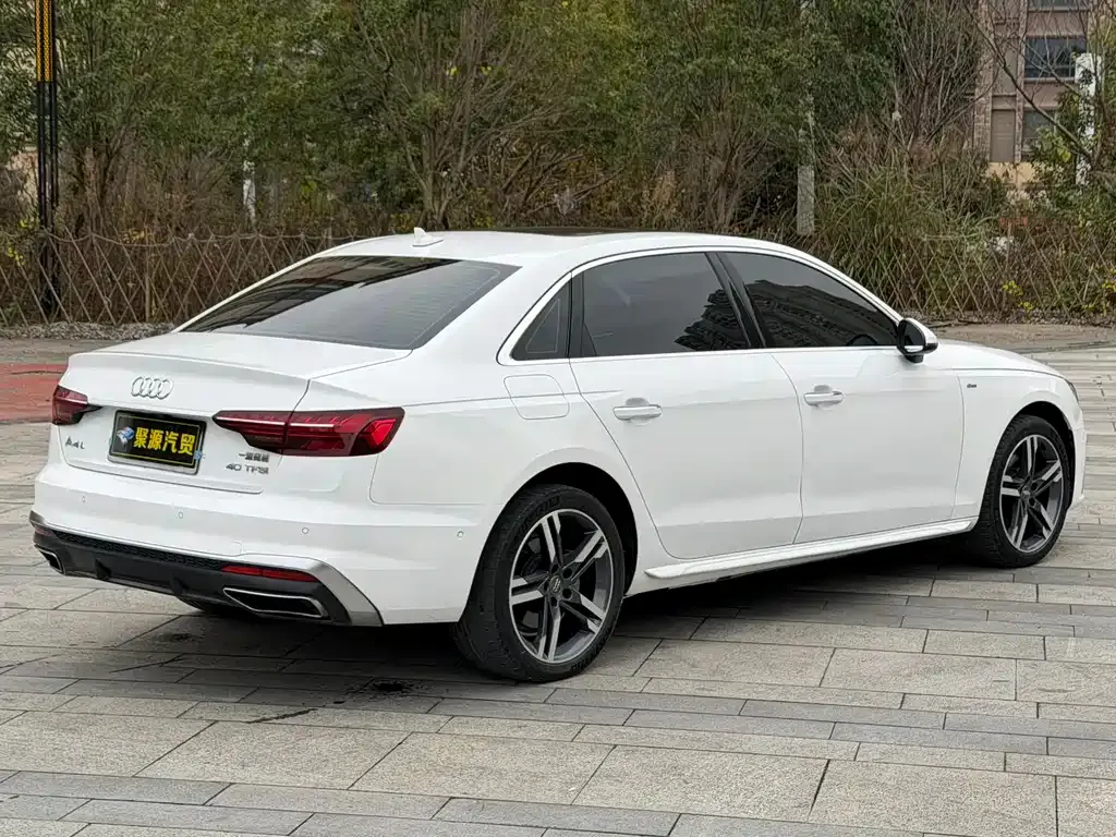 Audi A4L 2021 из CN, фото 9