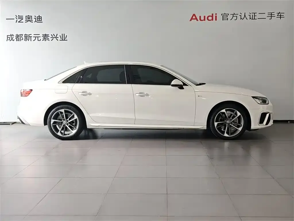 Audi A4L 2021 из CN, фото 2
