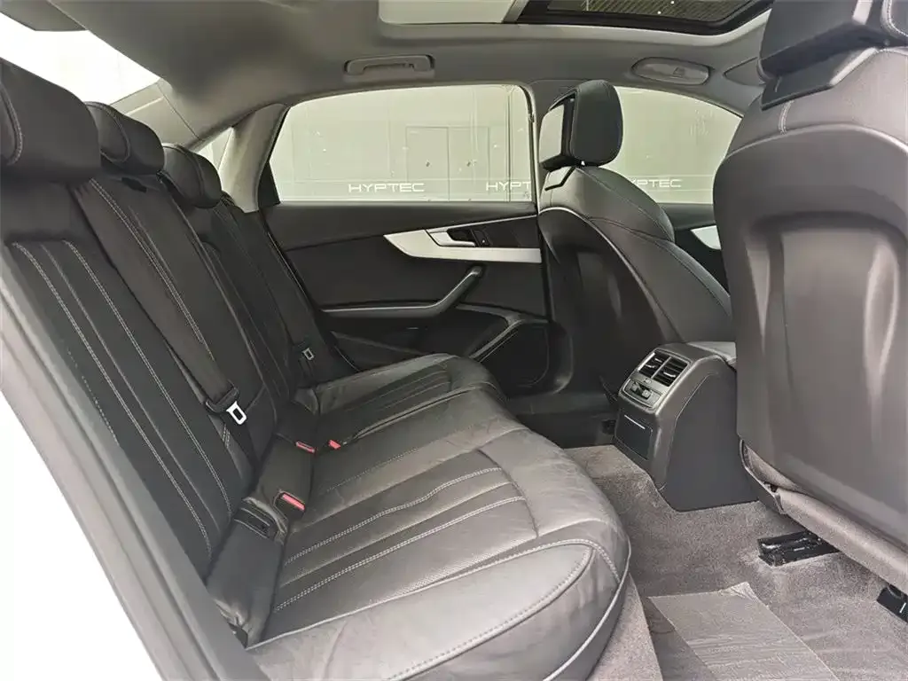Audi A4L 2021 из CN, фото 6