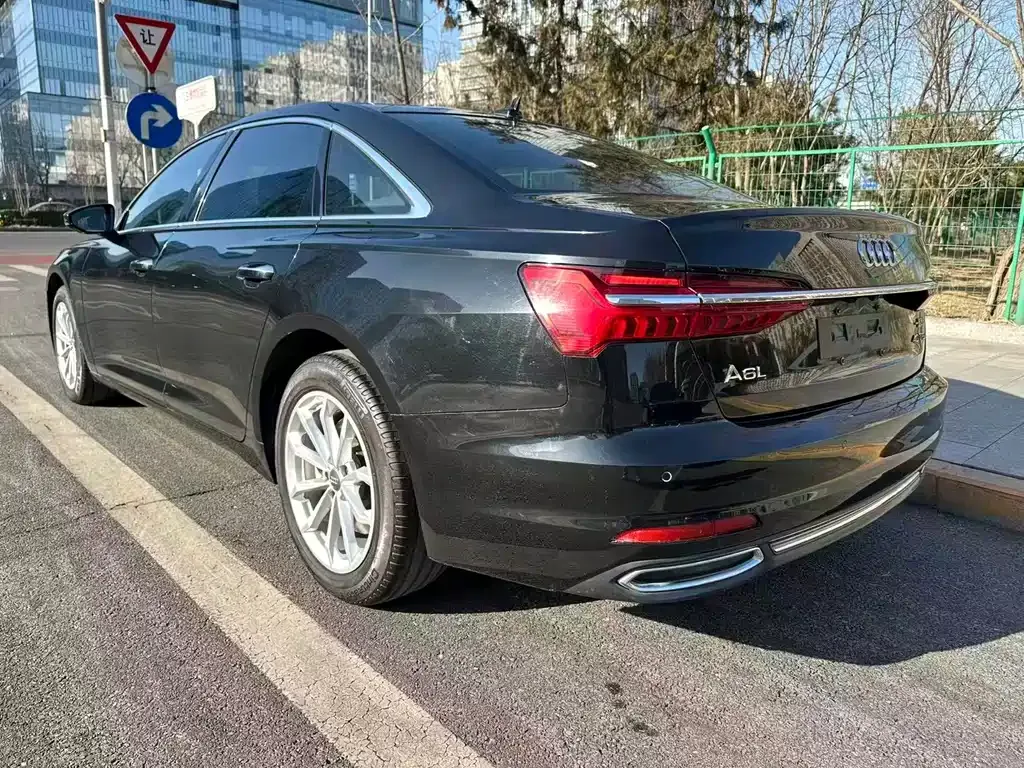 Audi A6L 2021 из CN, фото 9