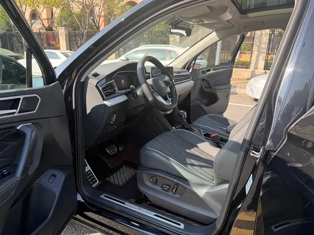 Volkswagen Tiguan L 2023 из CN, фото 6