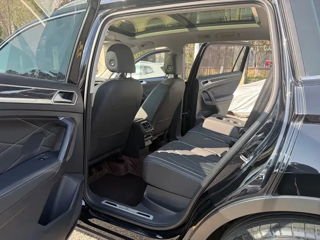 Volkswagen Tiguan L 2023 из CN, фото 3