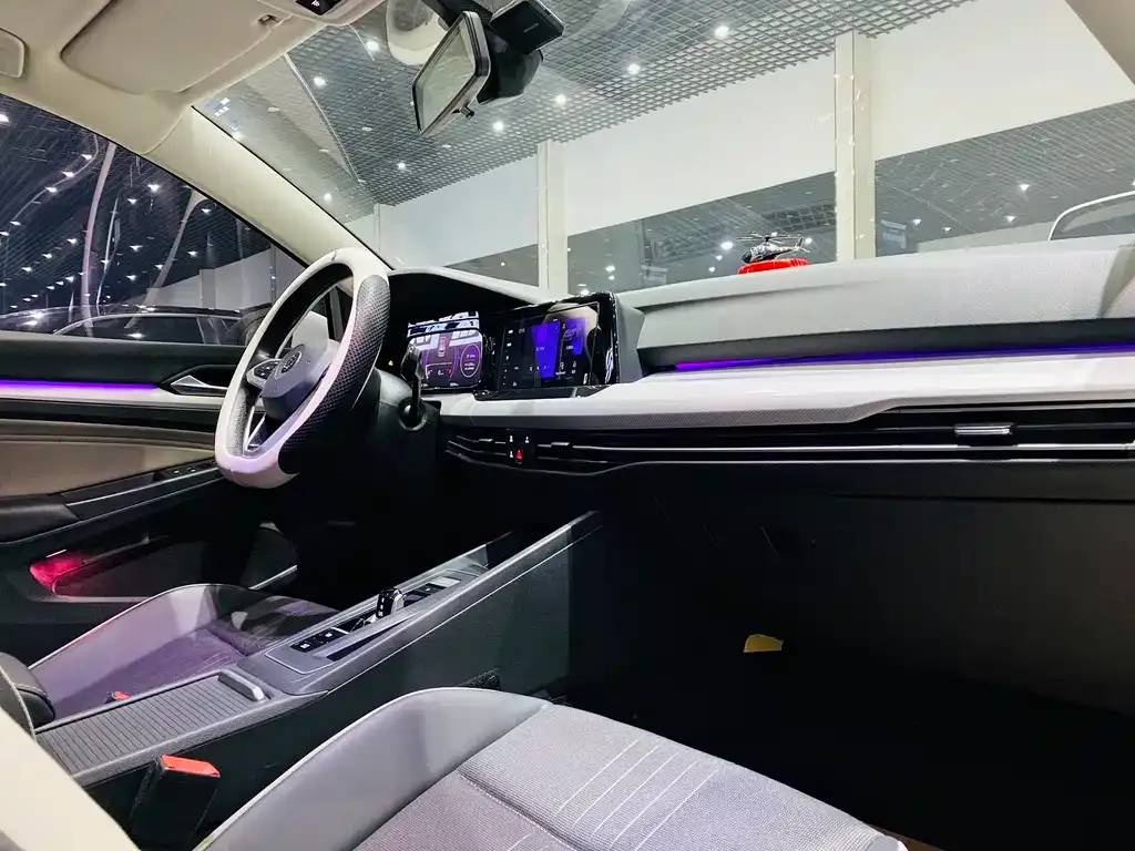 Volkswagen Golf 2022 из CN, фото 3
