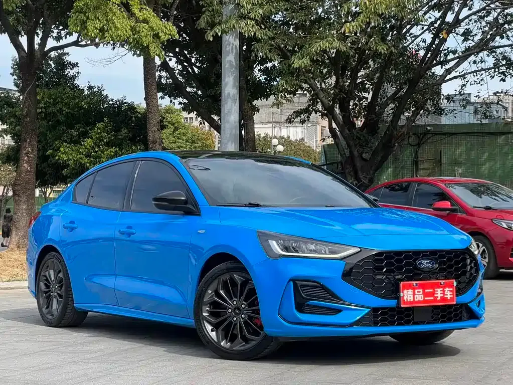 Ford Focus 2022 из CN, фото 8