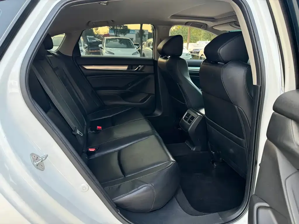 Honda Accord 2021 из CN, фото 2