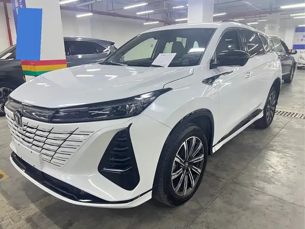 Changan CS75PLUS — фото 1