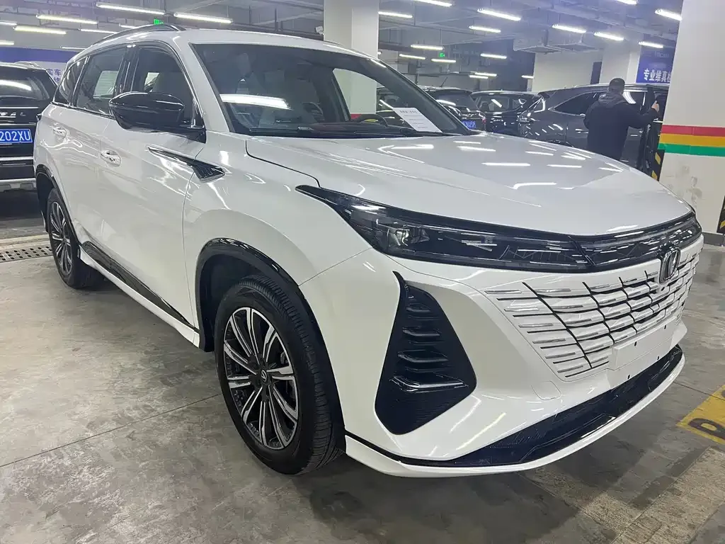 Changan CS75PLUS — фото 8