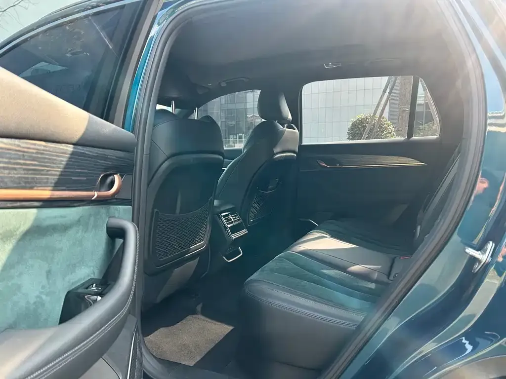 Geely Xingyue L 2023 из CN, фото 2