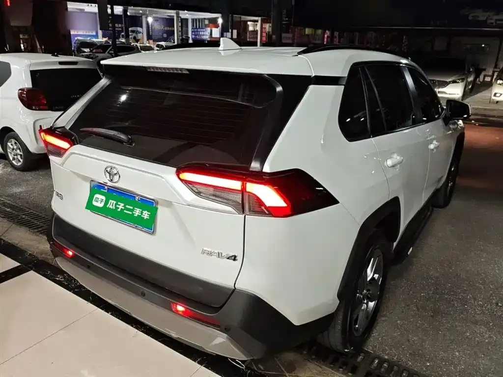 Toyota RAV4 2021 из CN, фото 8