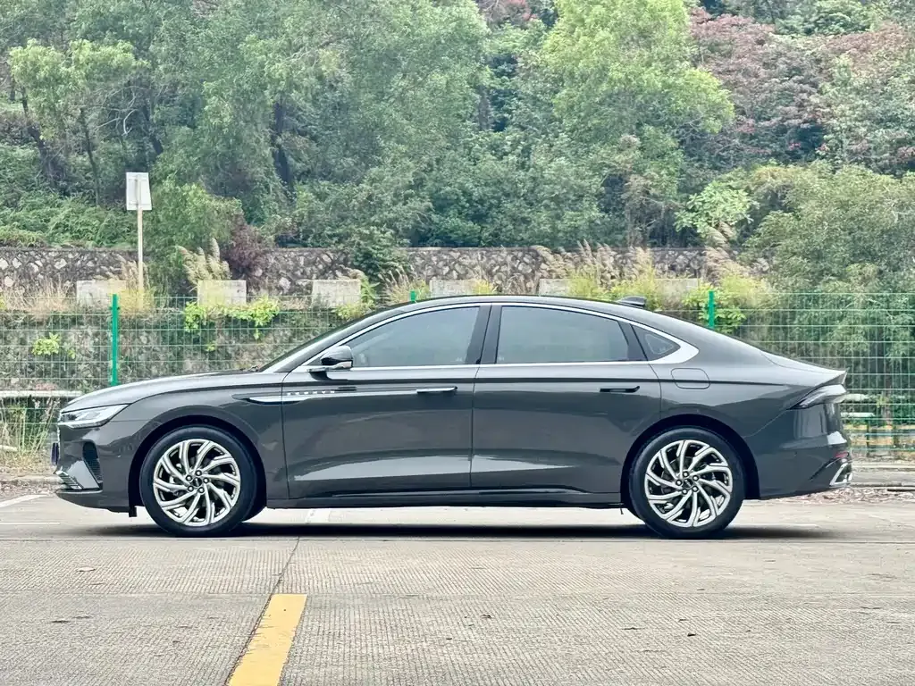 Lincoln Z 2022 из CN, фото 8