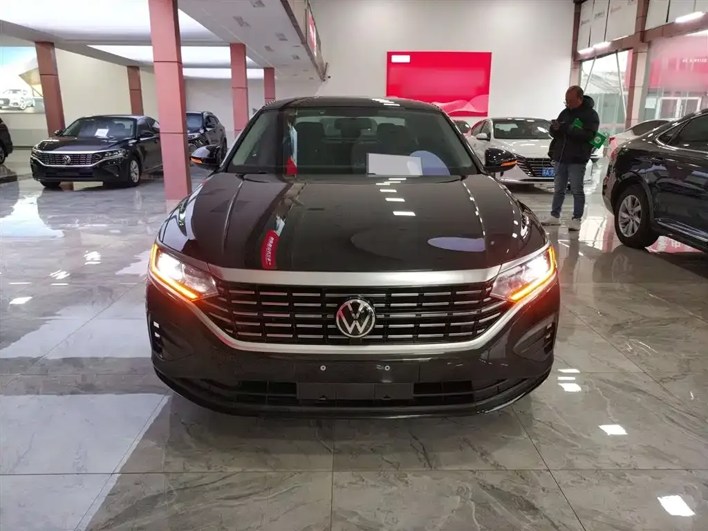 Volkswagen Passat 2023 из CN, фото 10