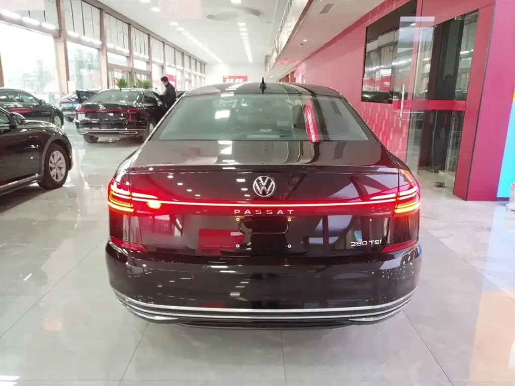 Volkswagen Passat 2023 из CN, фото 5