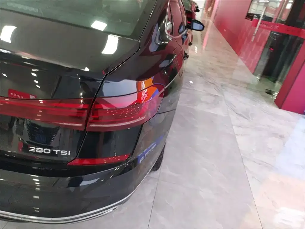 Volkswagen Passat 2023 из CN, фото 6
